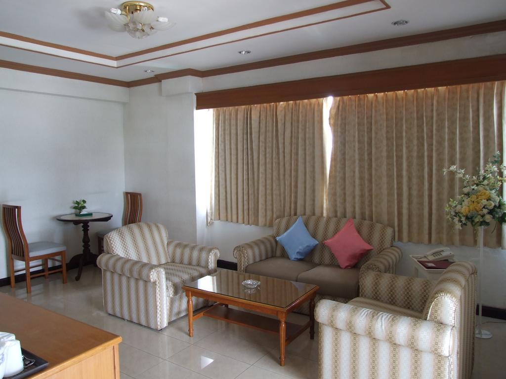 Ratchada City Hotel Bangkok Exterior photo