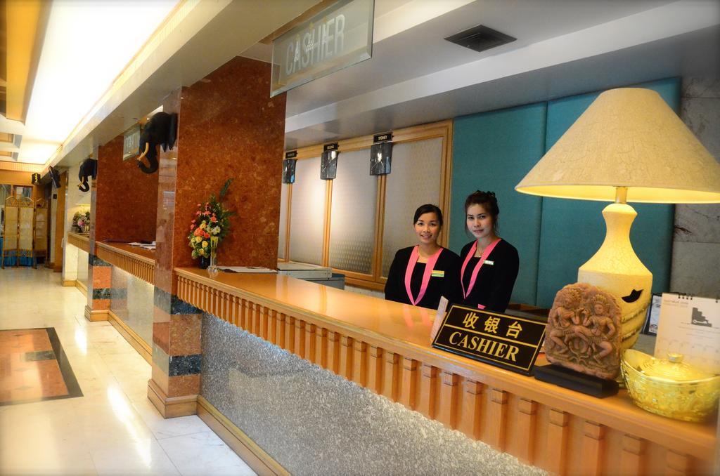 Ratchada City Hotel Bangkok Exterior photo