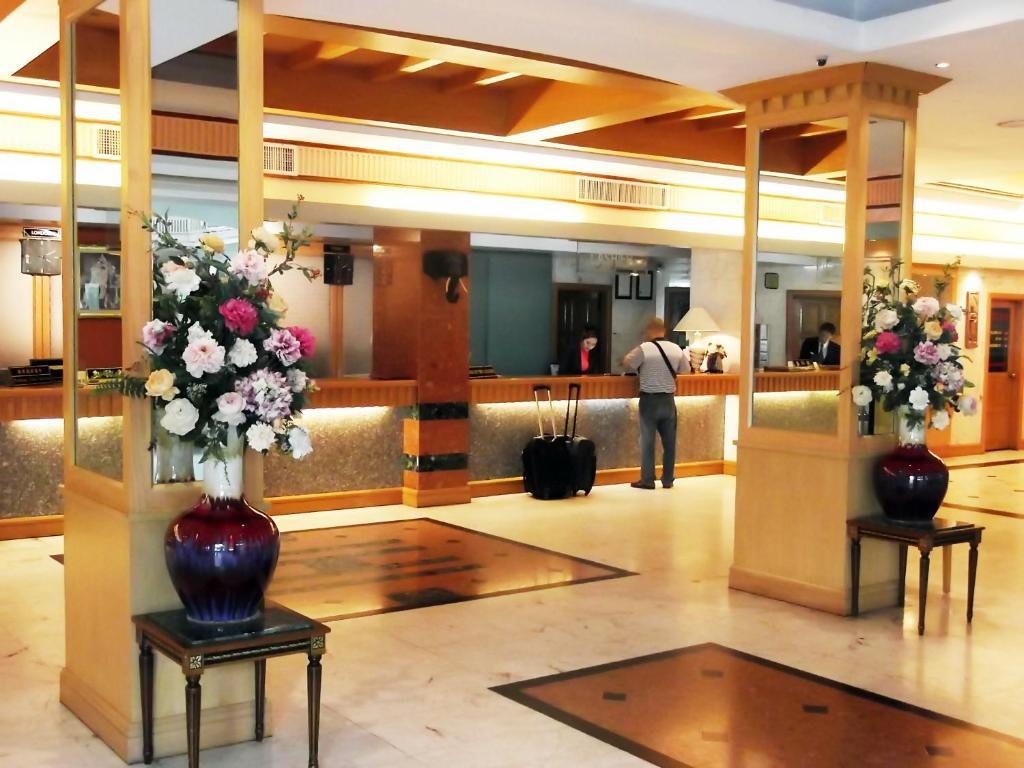 Ratchada City Hotel Bangkok Exterior photo
