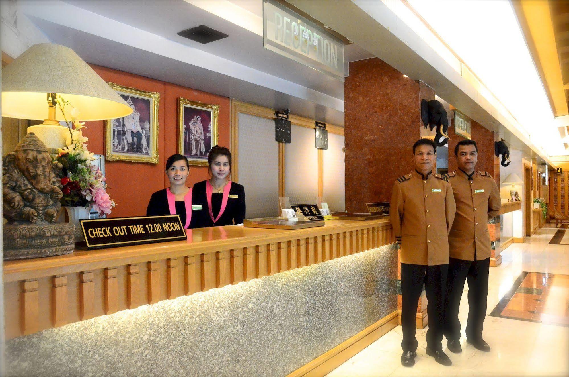 Ratchada City Hotel Bangkok Exterior photo