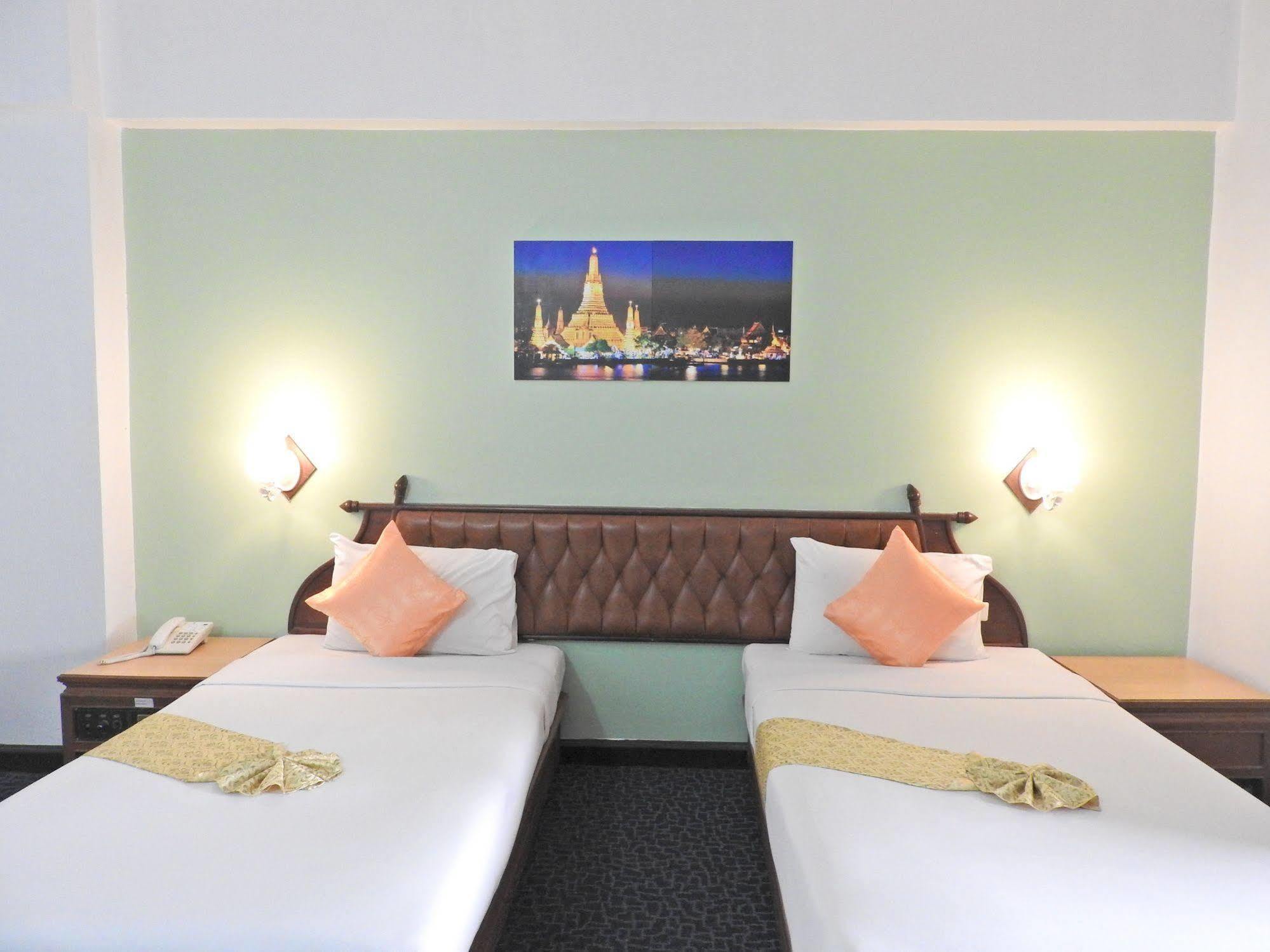 Ratchada City Hotel Bangkok Exterior photo