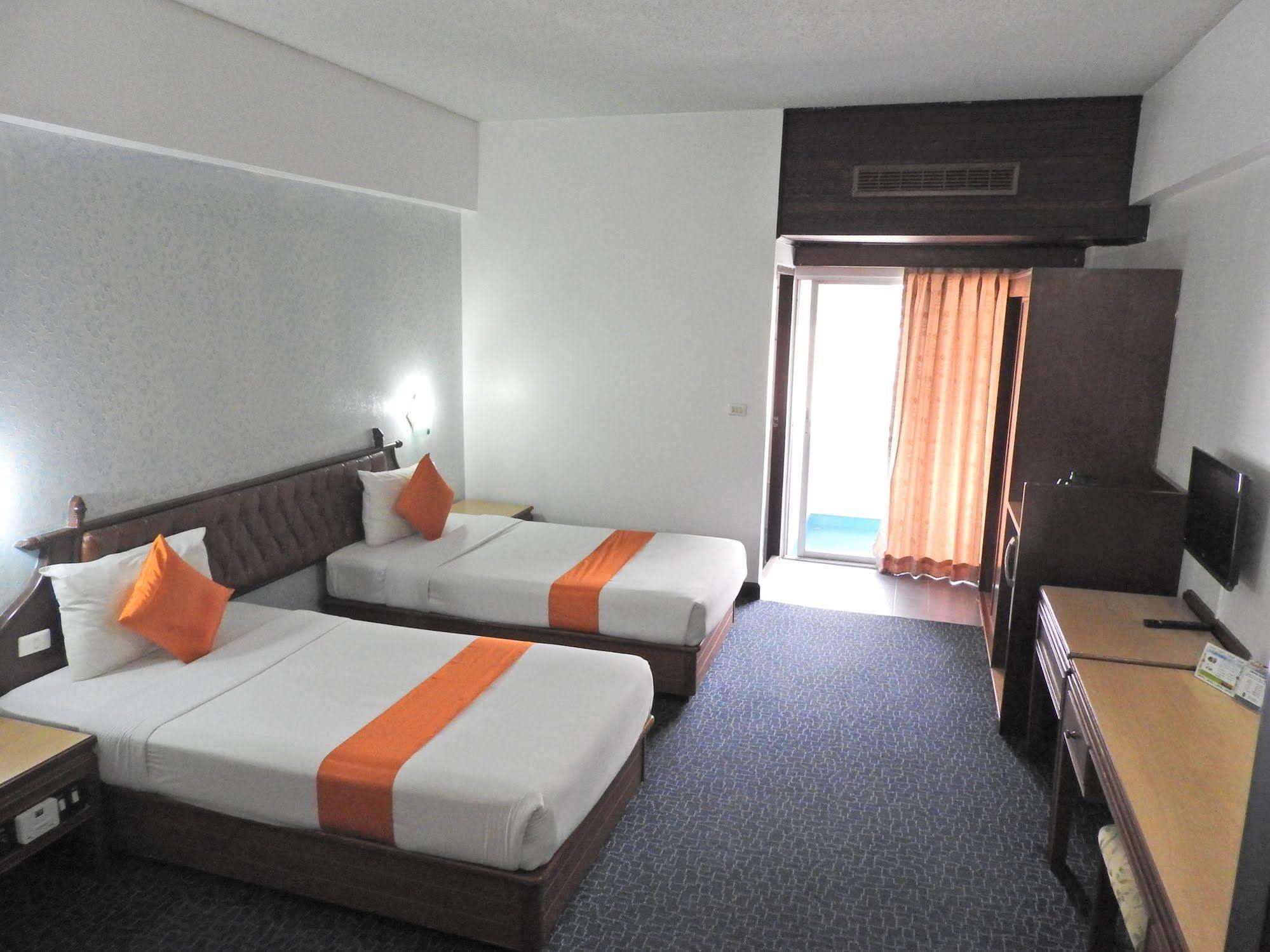 Ratchada City Hotel Bangkok Exterior photo